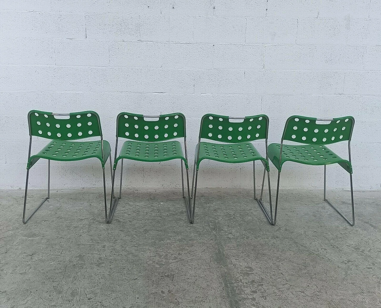 4 Chairs Omkstak by Rodney Kinsman for Bieffeplast, 1970s 4