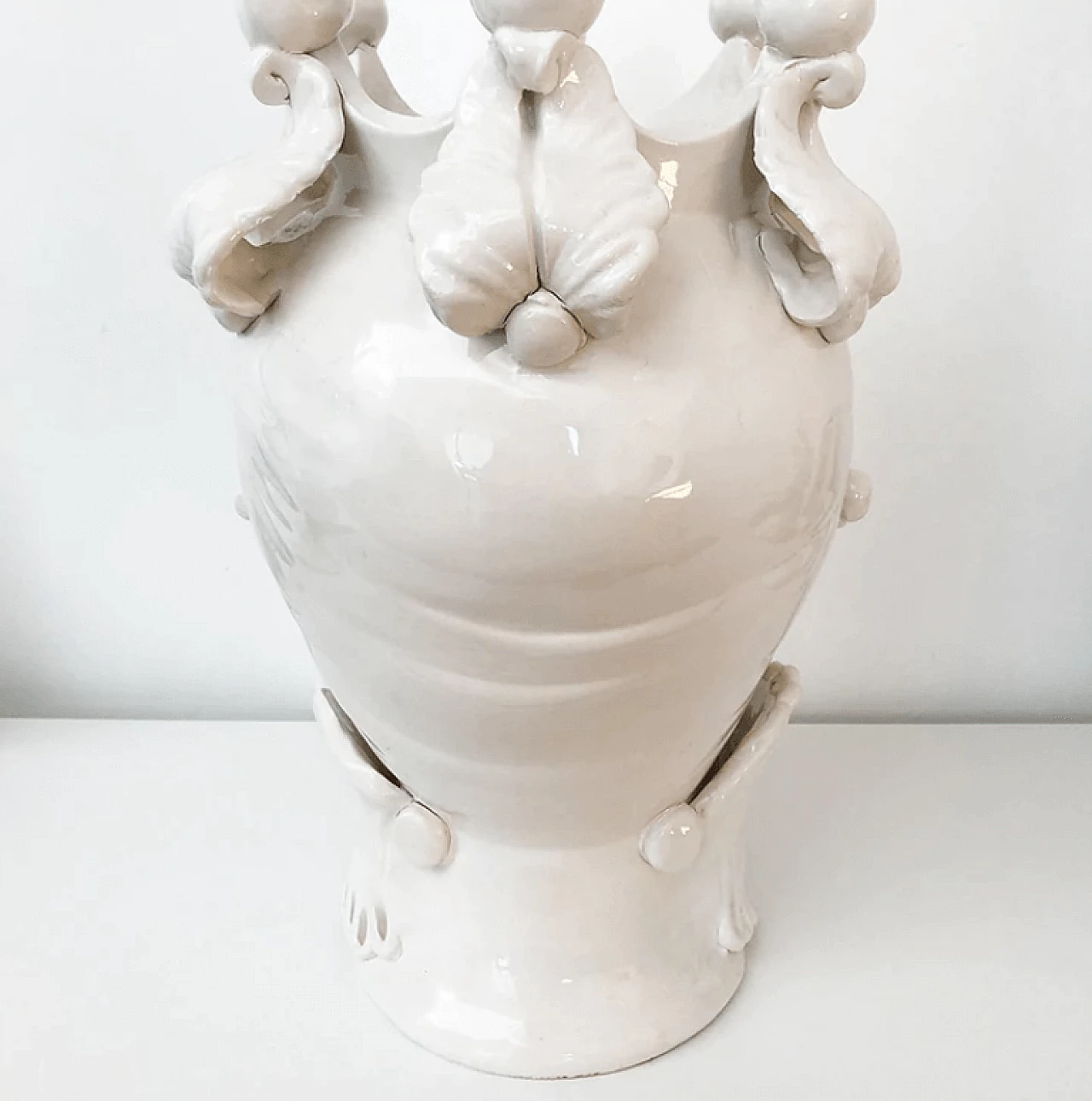 Caltagirone vase depicting a Moor's head 3