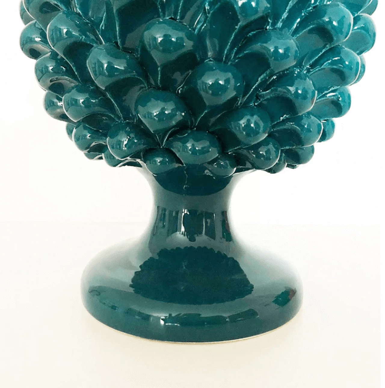 Caltagirone ceramic octanium decorative pinecone 3