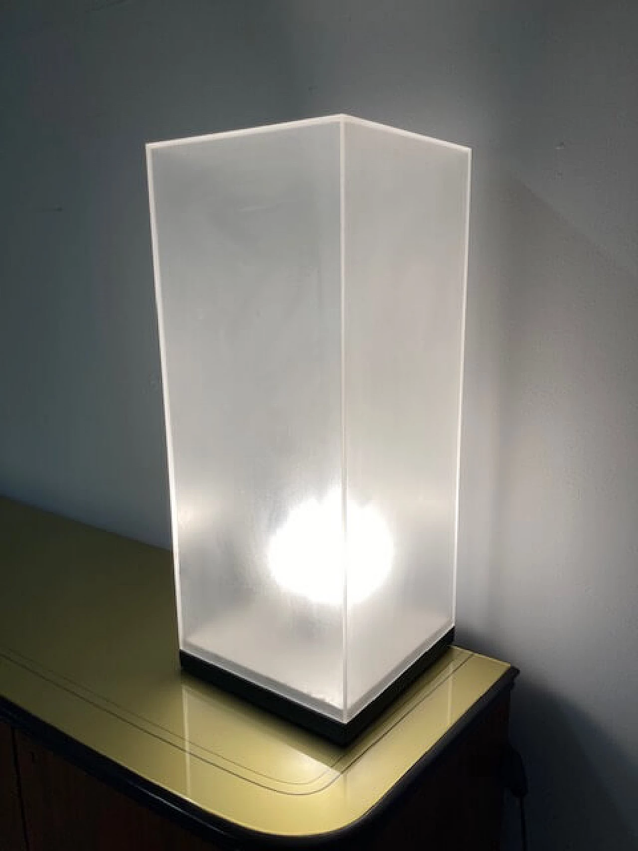 Plexiglass cube lamp and wooden base, 1970s 1