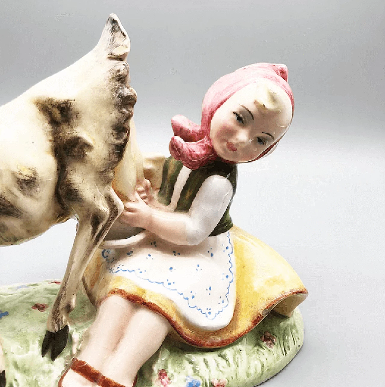 Sculpture depicting a shepherdess in ceramic, 1950s 2
