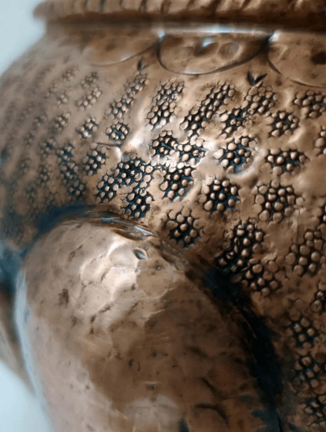 Cachepot in rame sbalzato di Egidio Casagrande, anni '50 12