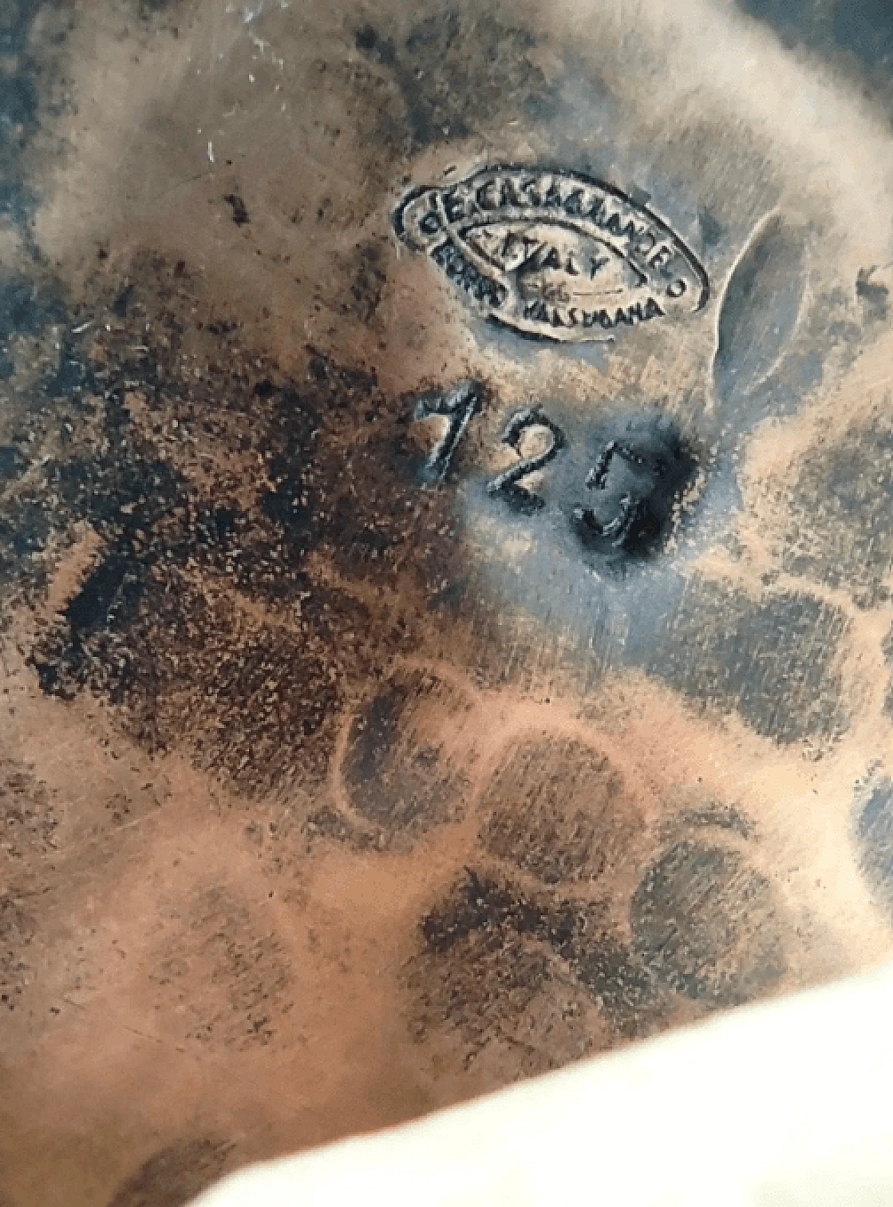 Cachepot in rame sbalzato di Egidio Casagrande, anni '50 13