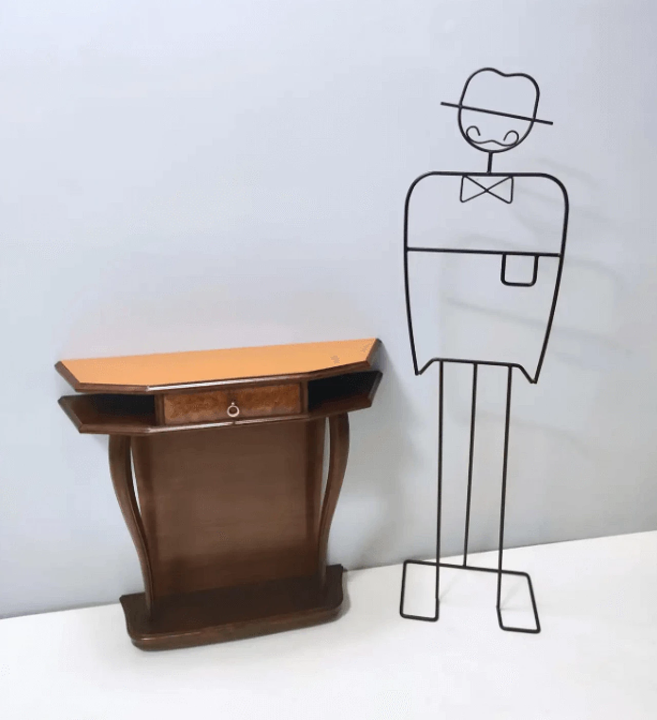 Consolle in faggio e radica di noce con piano in vetro arancione, anni '50 4