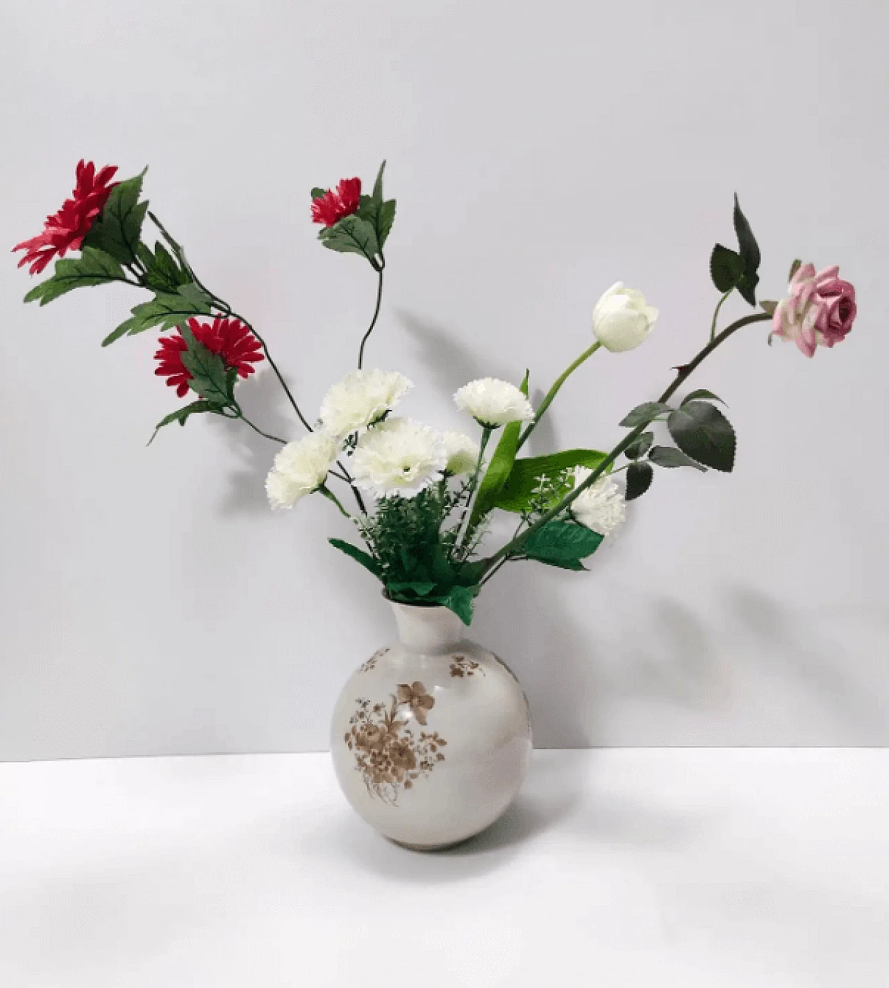 Vaso in ceramica avorio con dettagli floreali di Rosenthal, anni '40 2