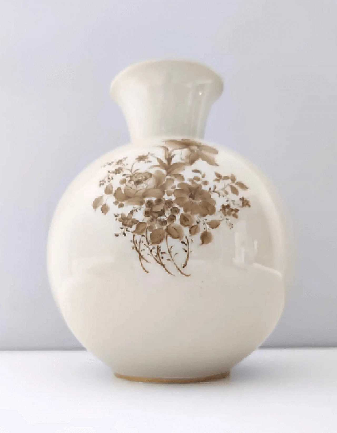 Vaso in ceramica avorio con dettagli floreali di Rosenthal, anni '40 7