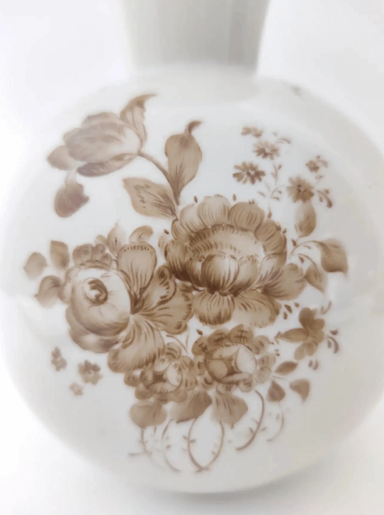 Vaso in ceramica avorio con dettagli floreali di Rosenthal, anni '40 12