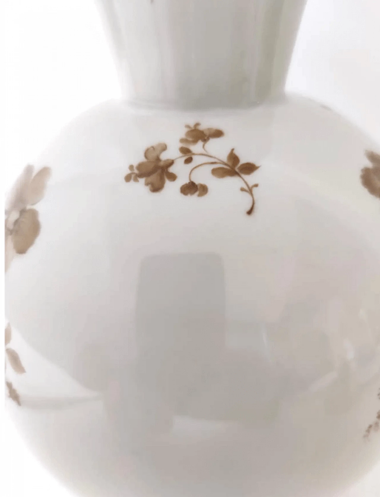 Vaso in ceramica avorio con dettagli floreali di Rosenthal, anni '40 13