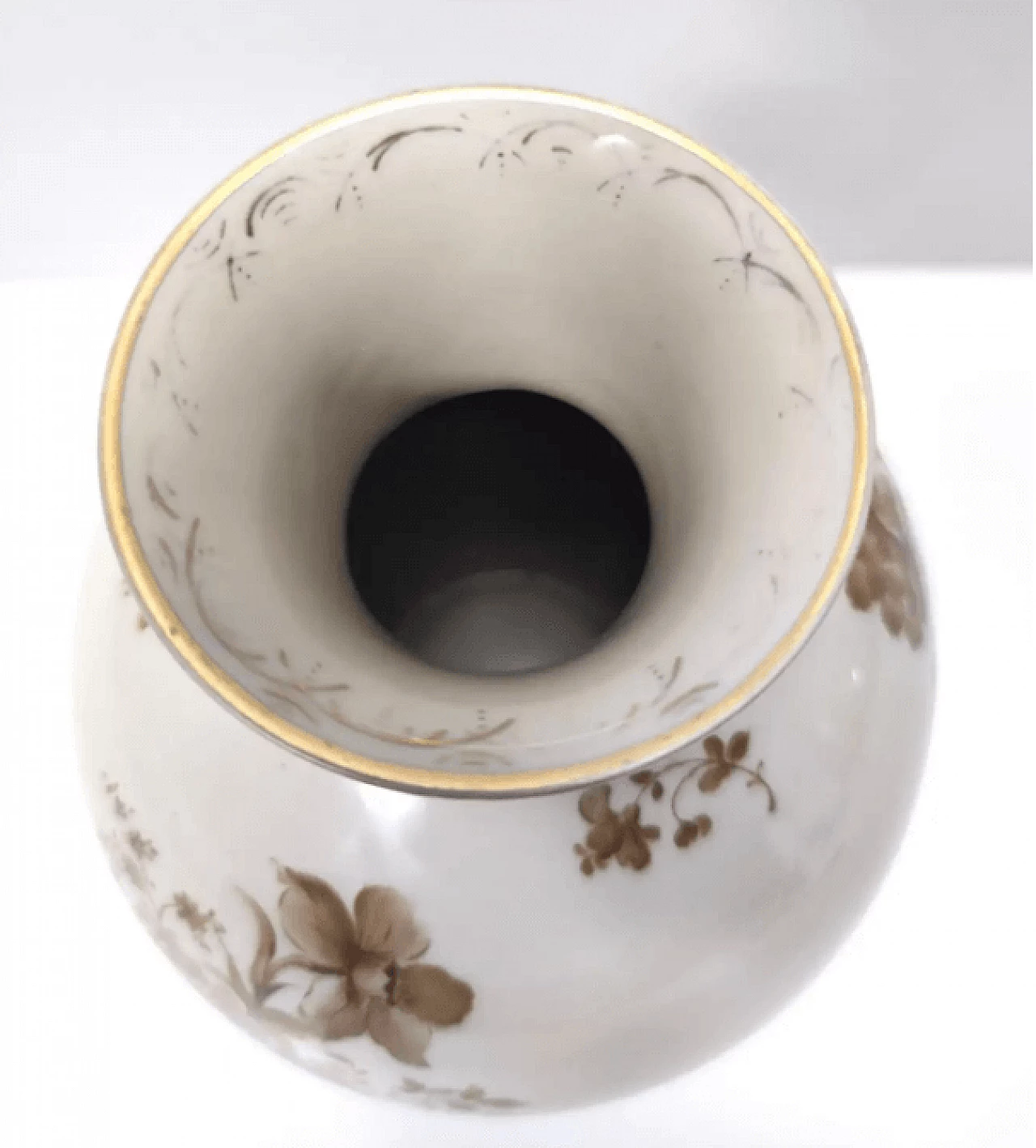 Vaso in ceramica avorio con dettagli floreali di Rosenthal, anni '40 15