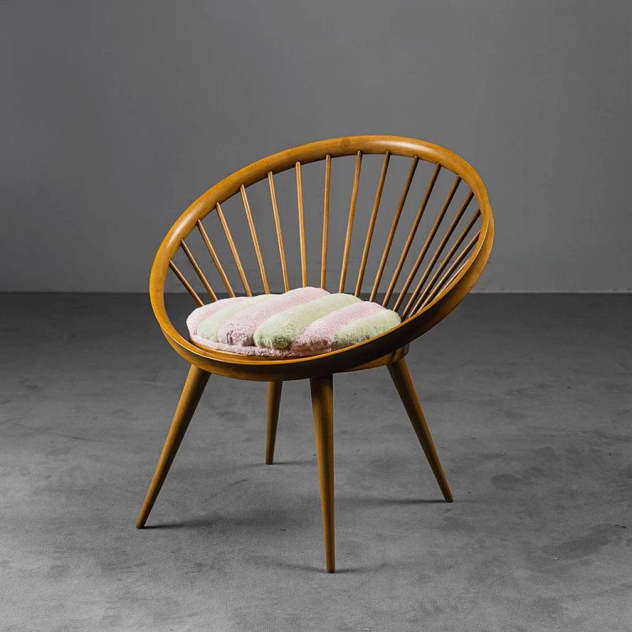 Poltrona circolare in legno con cuscino in spugna, anni '60 1