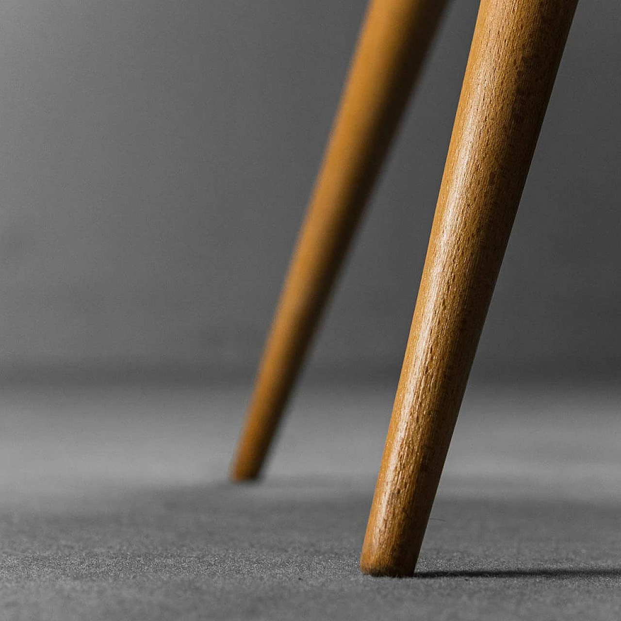 Poltrona circolare in legno con cuscino in spugna, anni '60 5