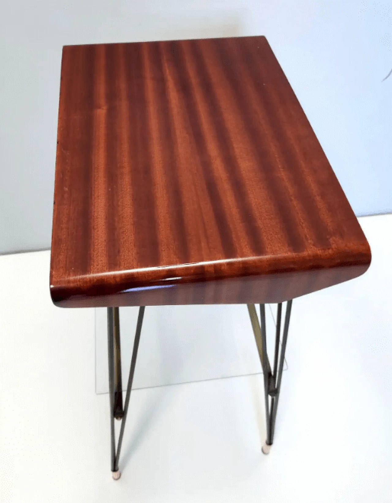 Tavolino d'appoggio in legno e ferro, anni '60 11