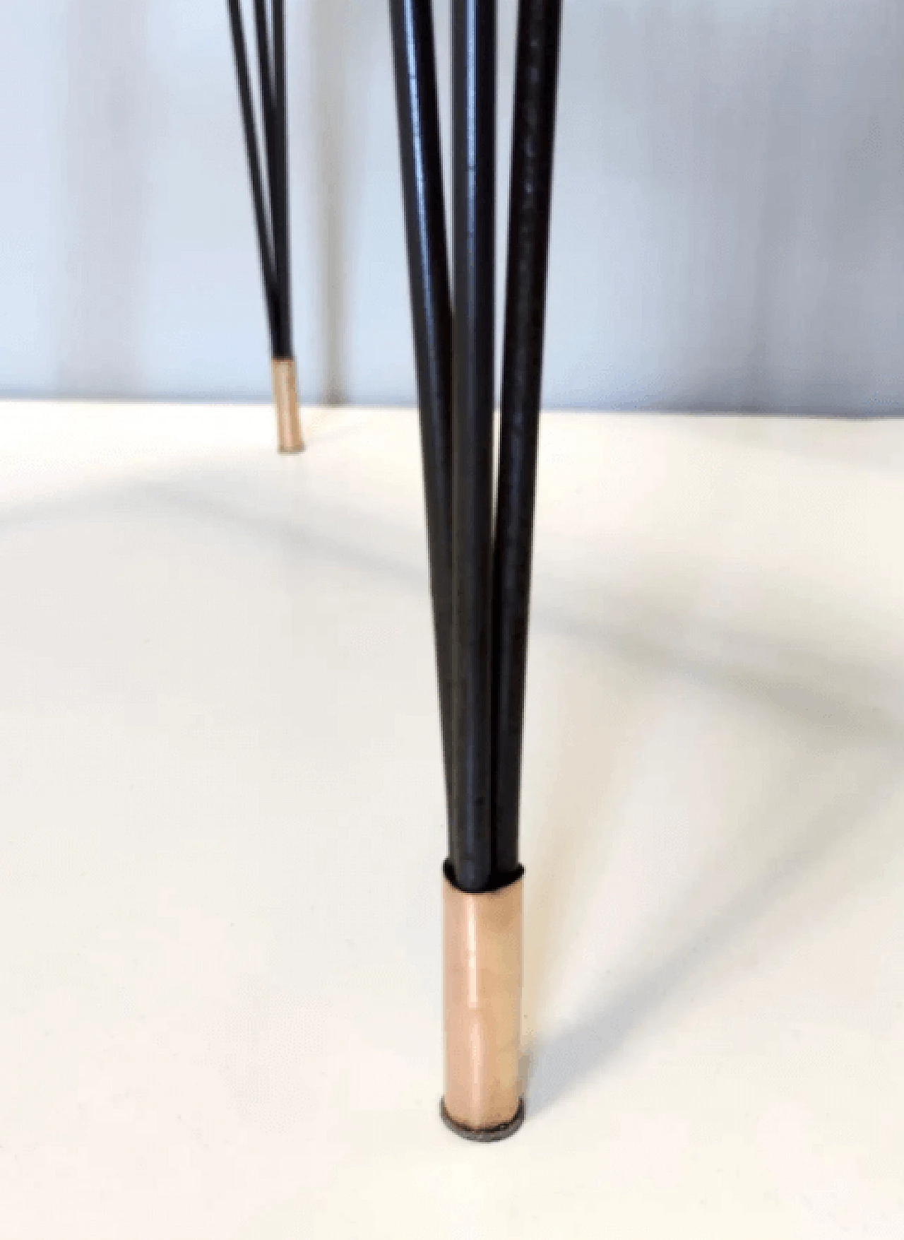 Tavolino d'appoggio in legno e ferro, anni '60 16