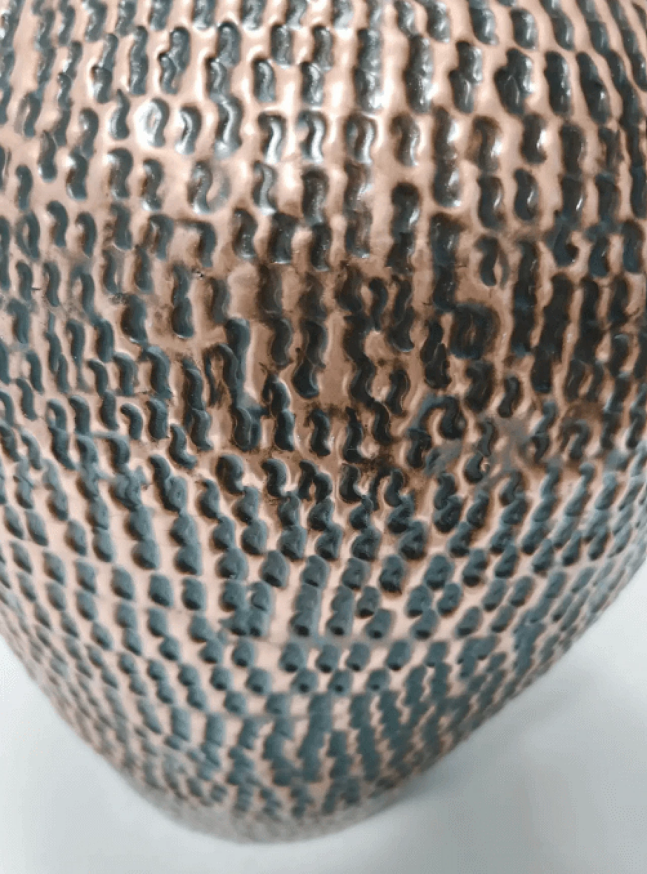 Brocca in rame sbalzato di Egidio Casagrande, anni '50 7