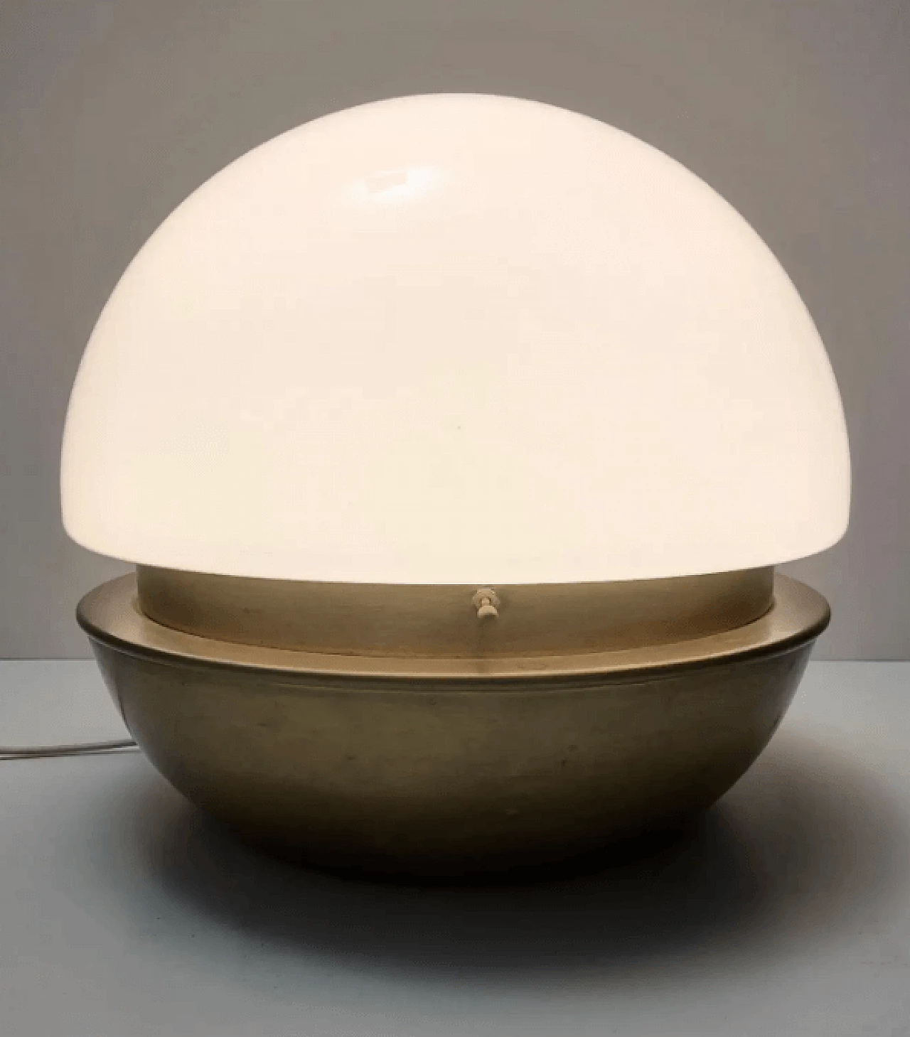 Murano opaline glass and brass table lamp, 1980s 2