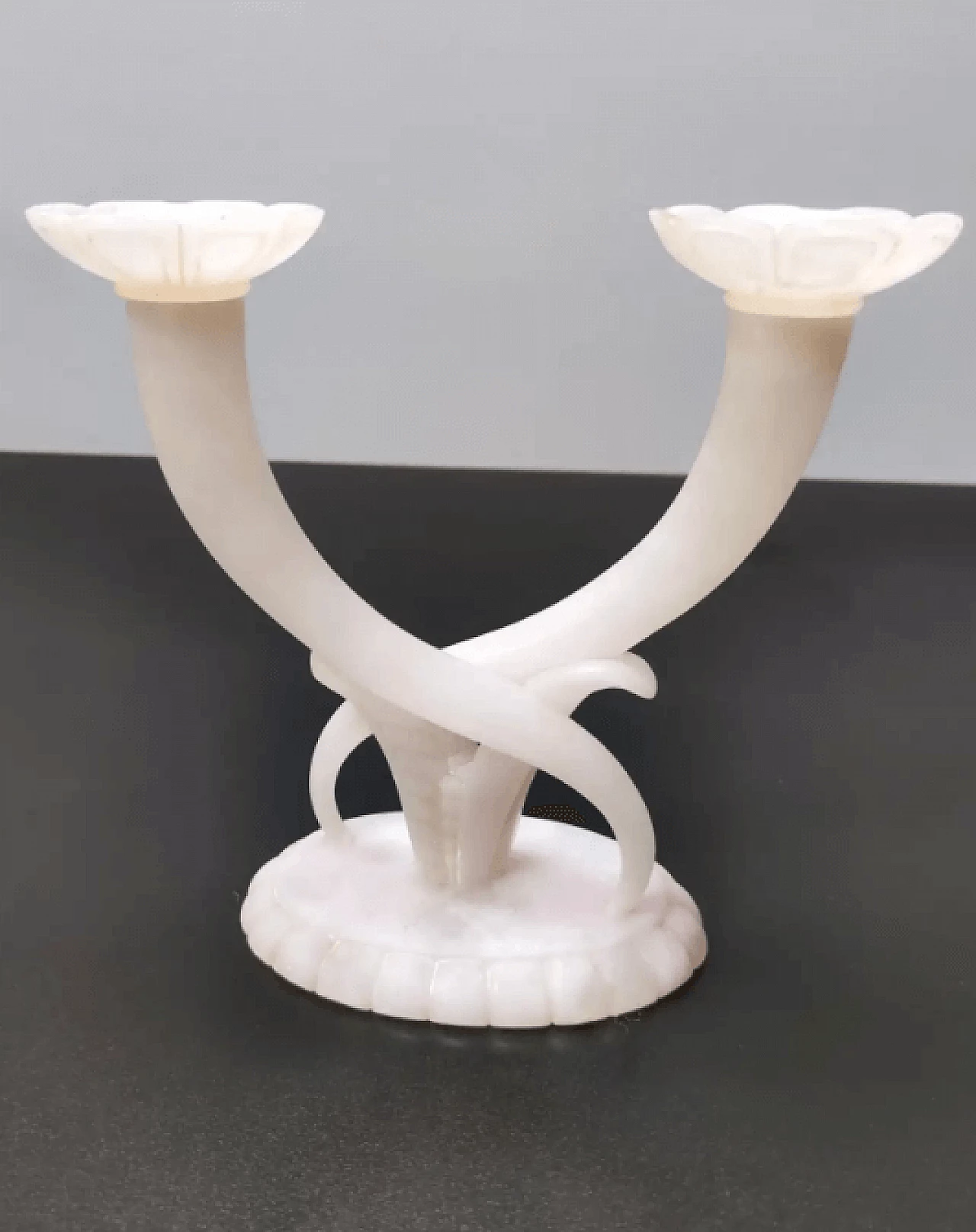 Pair of alabaster and onyx candelabra attributed to Tomaso Buzzi, 1940s 8