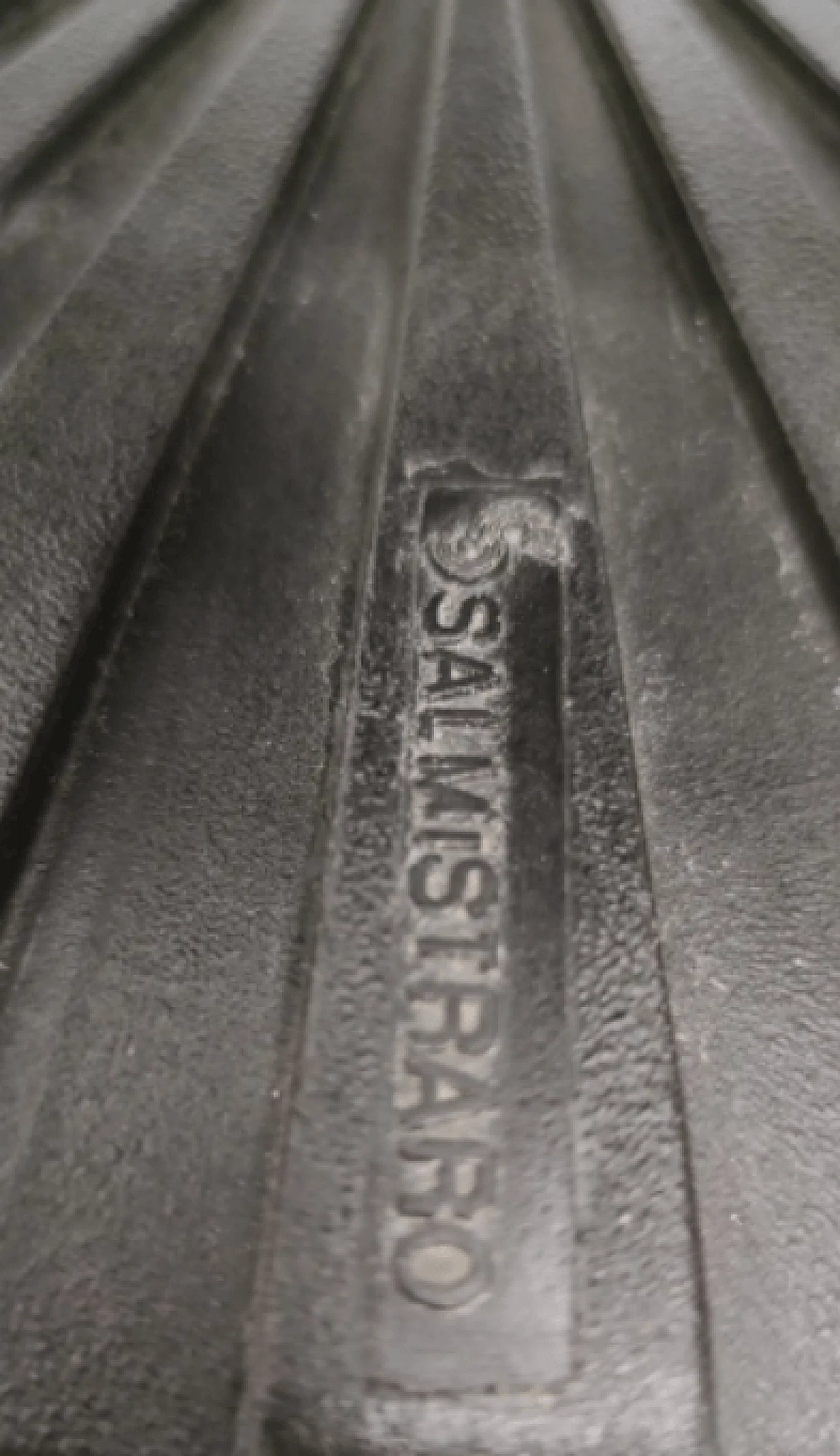 Leather and chrome-plated metal magazine rack by Salmistraro, 1980s 11