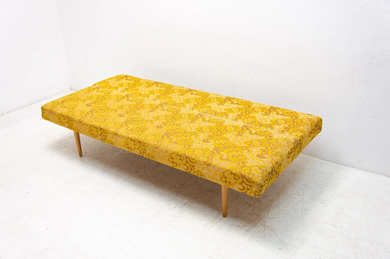 Miroslav Navrátil's folding bed in beech and fabric, 1960s 8
