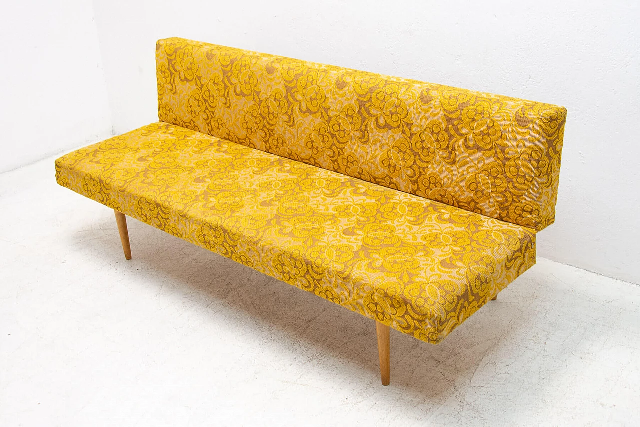 Miroslav Navrátil's folding bed in beech and fabric, 1960s 16