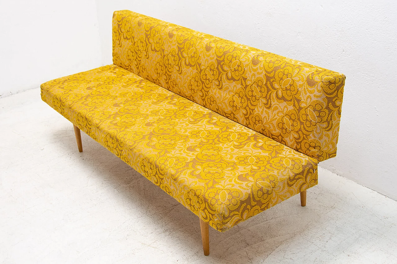 Miroslav Navrátil's folding bed in beech and fabric, 1960s 17