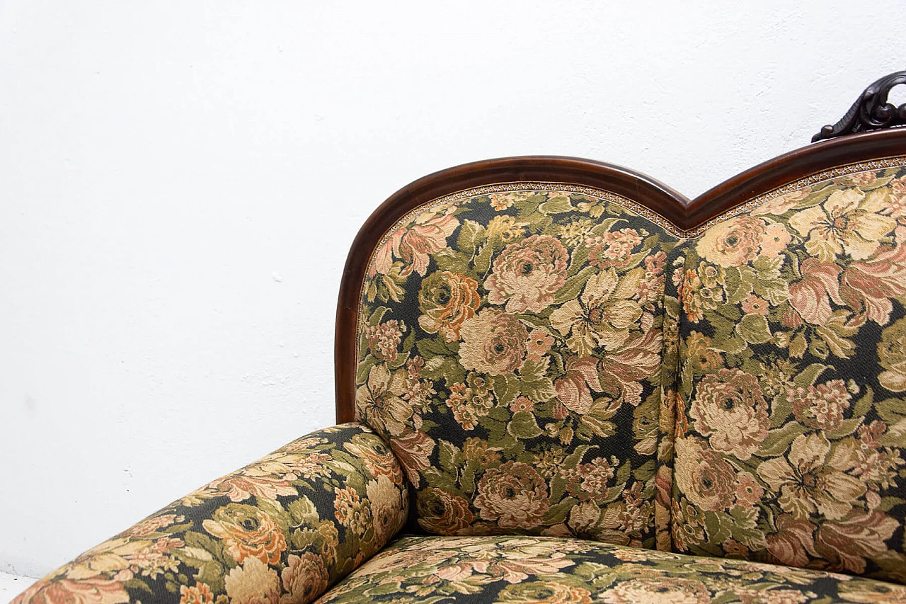 Upholstered walnut and floral fabric sofa, 20th century 11
