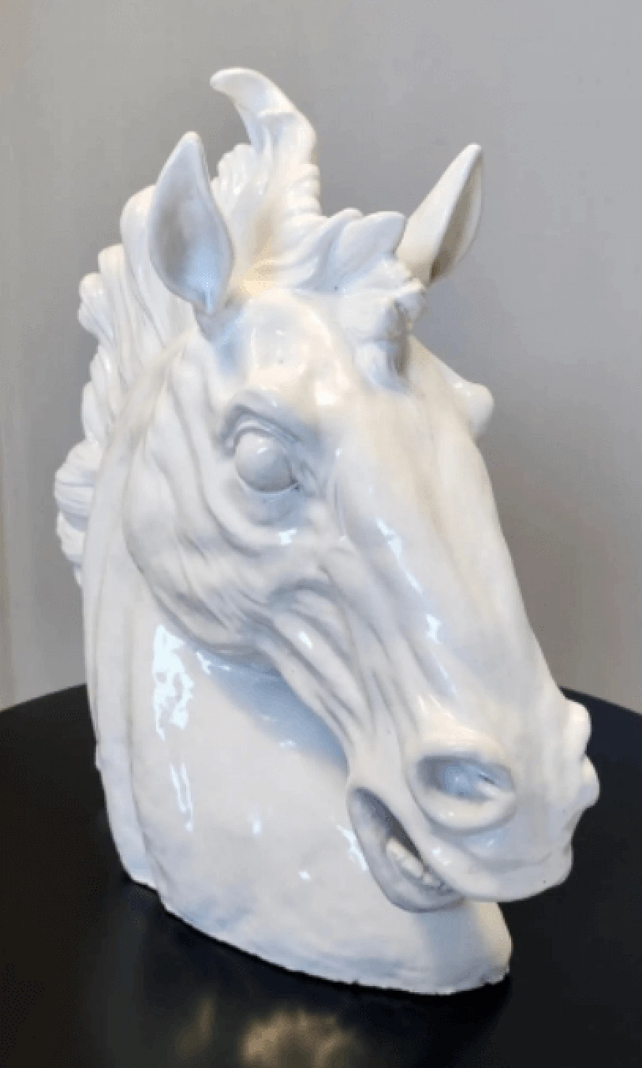 Sculpture depicting a terracotta horse's head, 1980s 9
