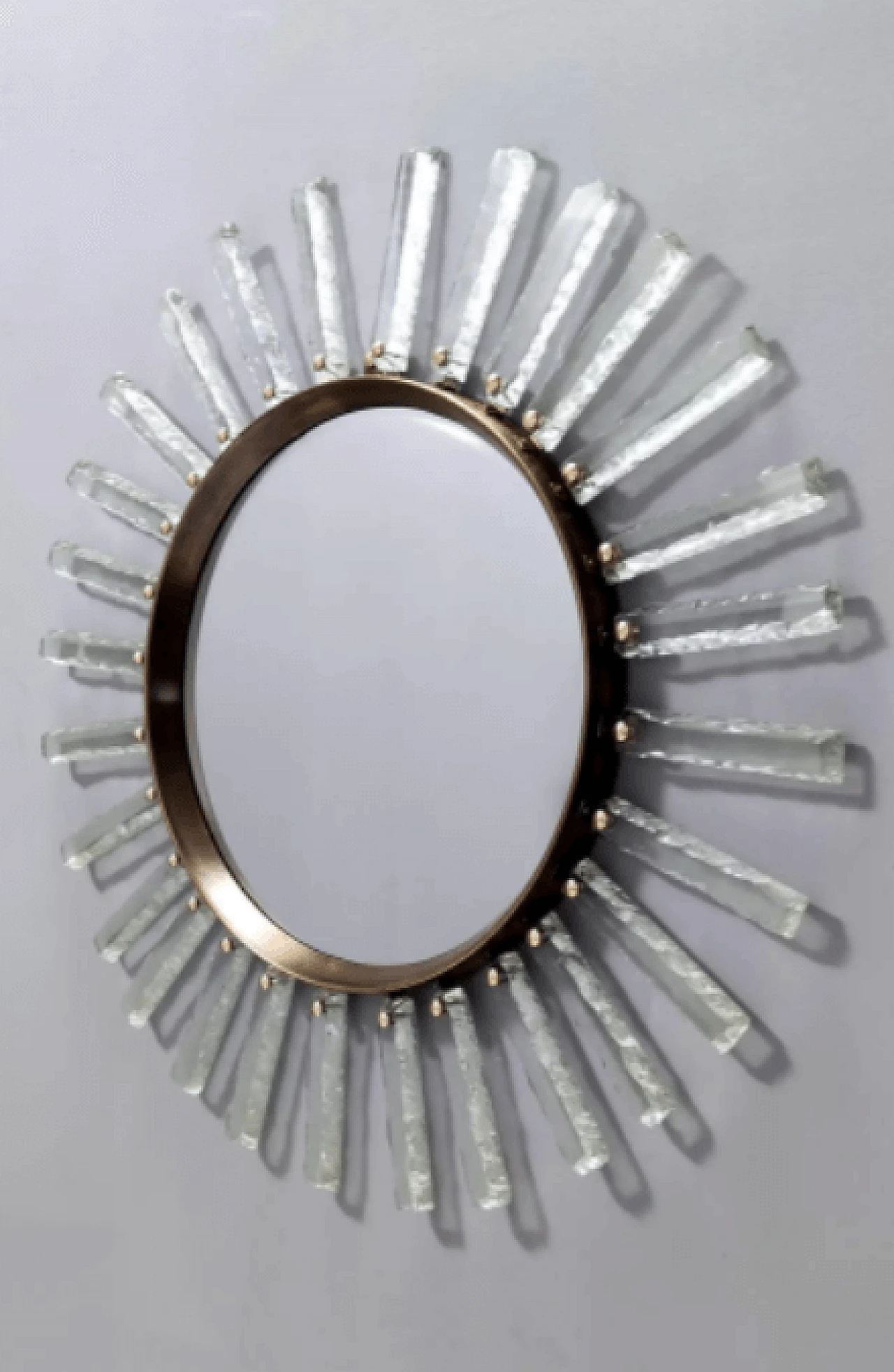 Specchio da parete in vetro martellato e ottone a forma di sole 6