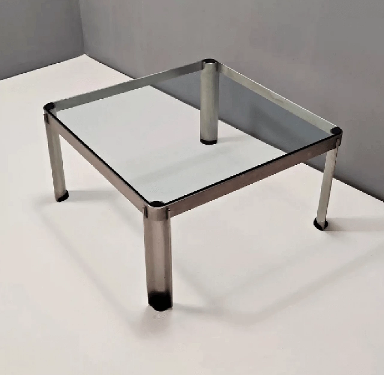 Tavolino in acciaio e cristallo T113 di Osvaldo Borsani, anni '70 5