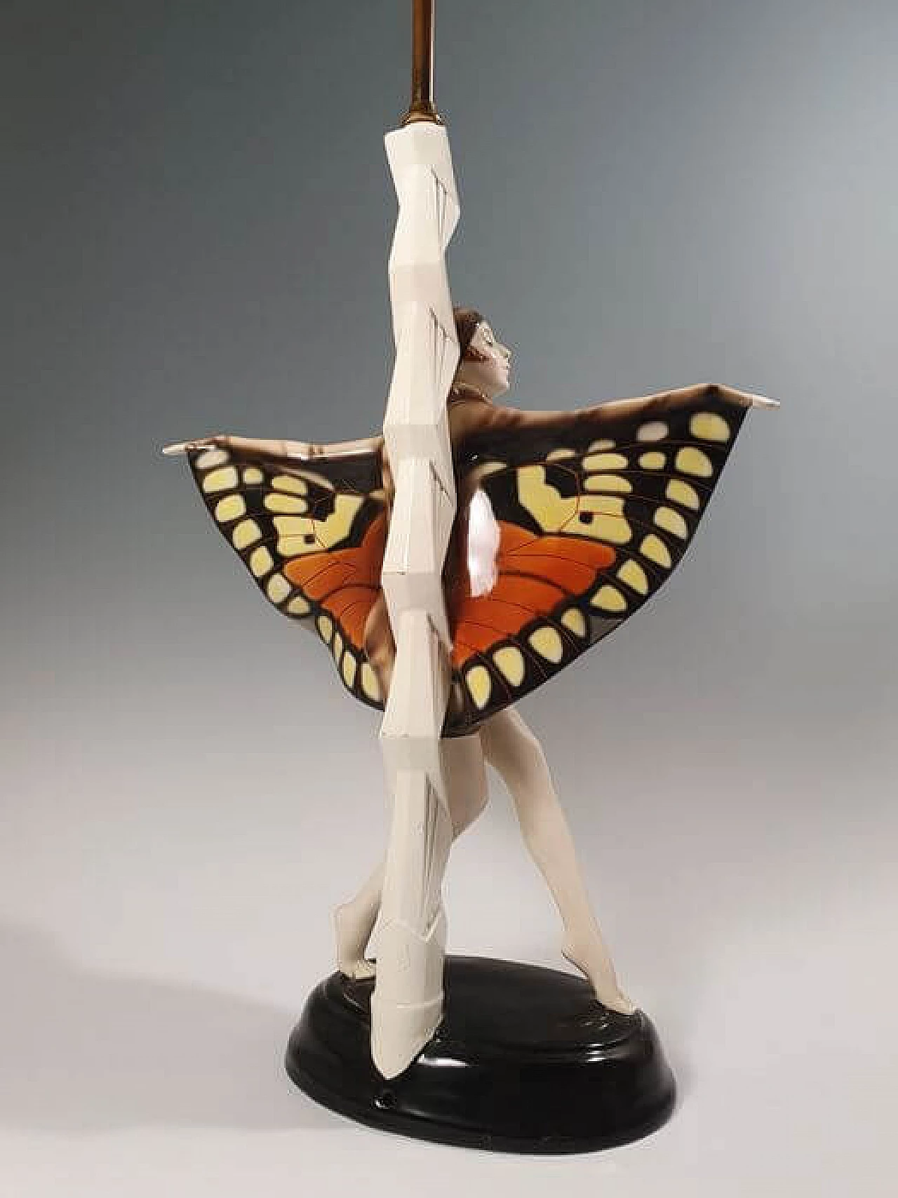 Lampada in ceramica Goldscheider a forma di ballerina firmata Lorenzi, '900 8