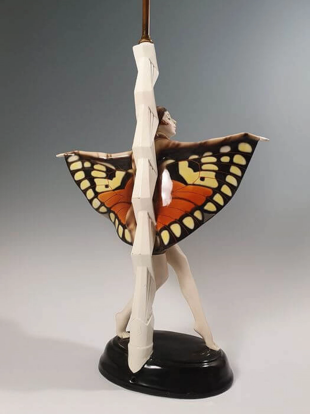 Goldscheider ceramic lamp in the shape of a ballerina signed Lorenzi, 20th century 8