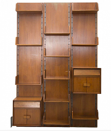 Wooden bookcase with removable shelves attributed to Gigi Radice, 1950s