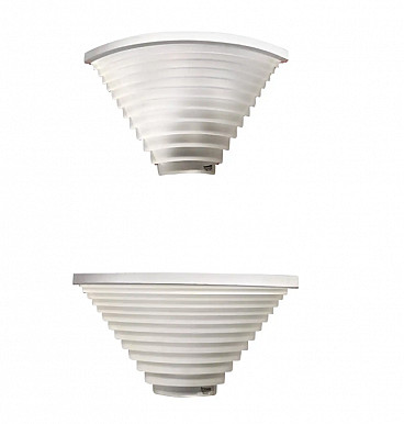 Pair of Egisto wall sconces by Angelo Mangiarotti for Artemide, 1980s