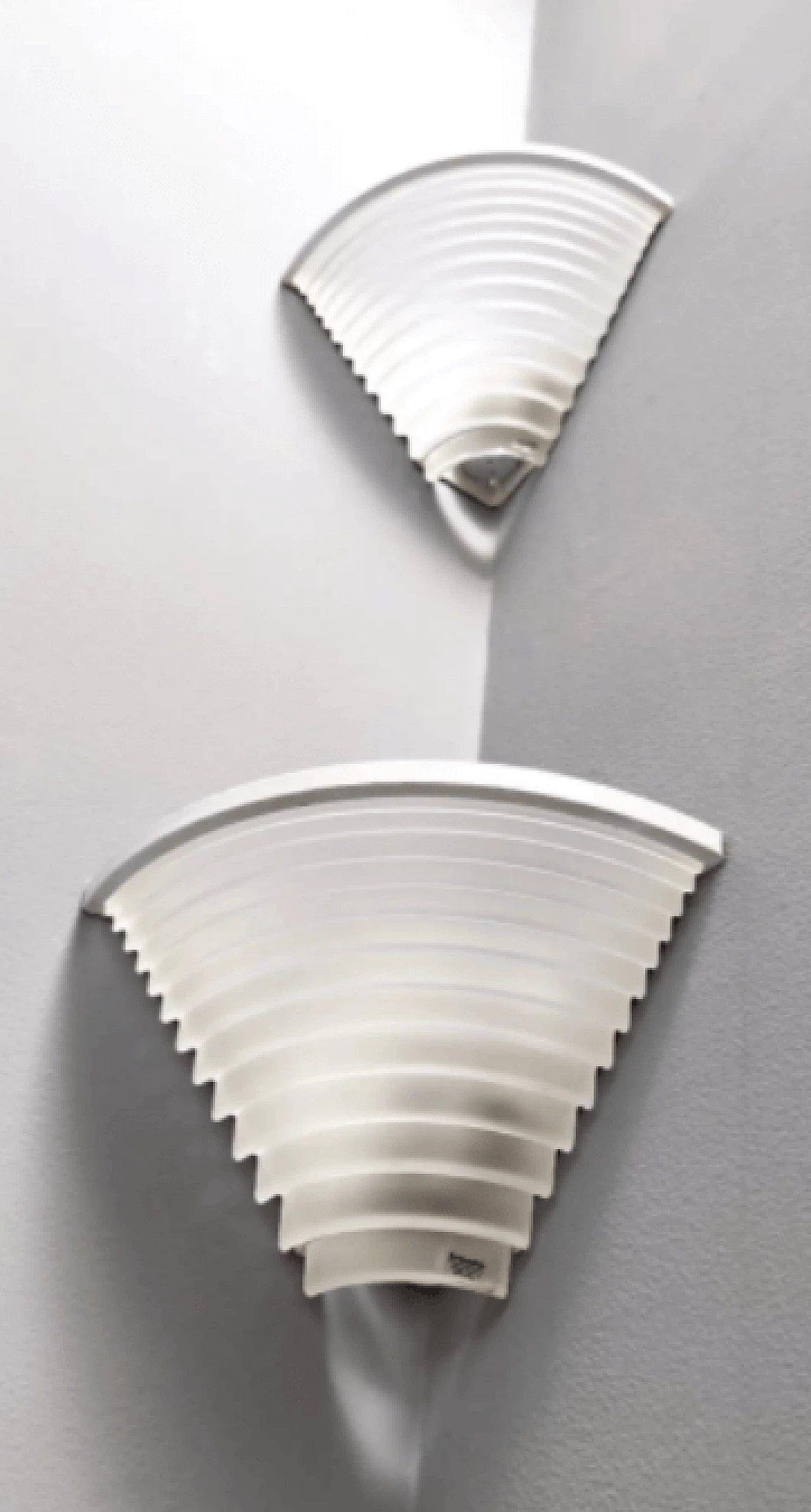 Pair of Egisto wall sconces by Angelo Mangiarotti for Artemide, 1980s 5