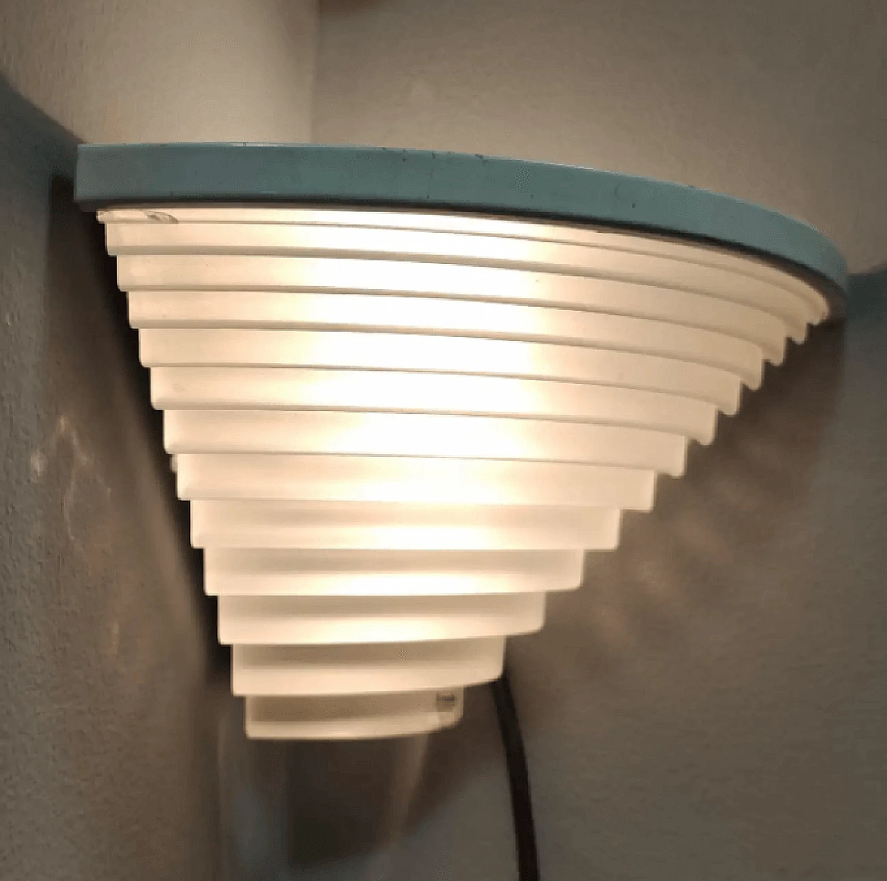 Coppia di applique Egisto di Angelo Mangiarotti per Artemide, anni '80 8