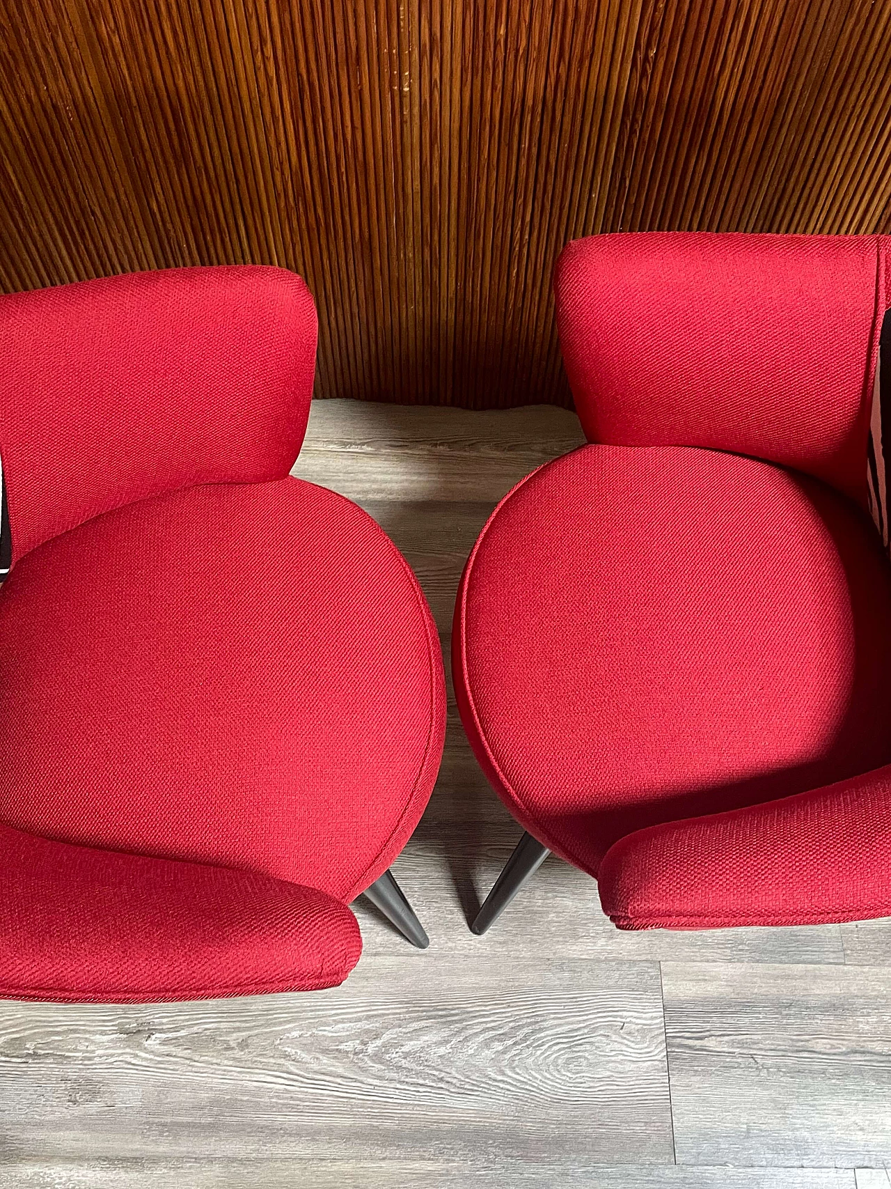 Pair of armchairs with Pop Art-inspired upholstery, 1950s 15