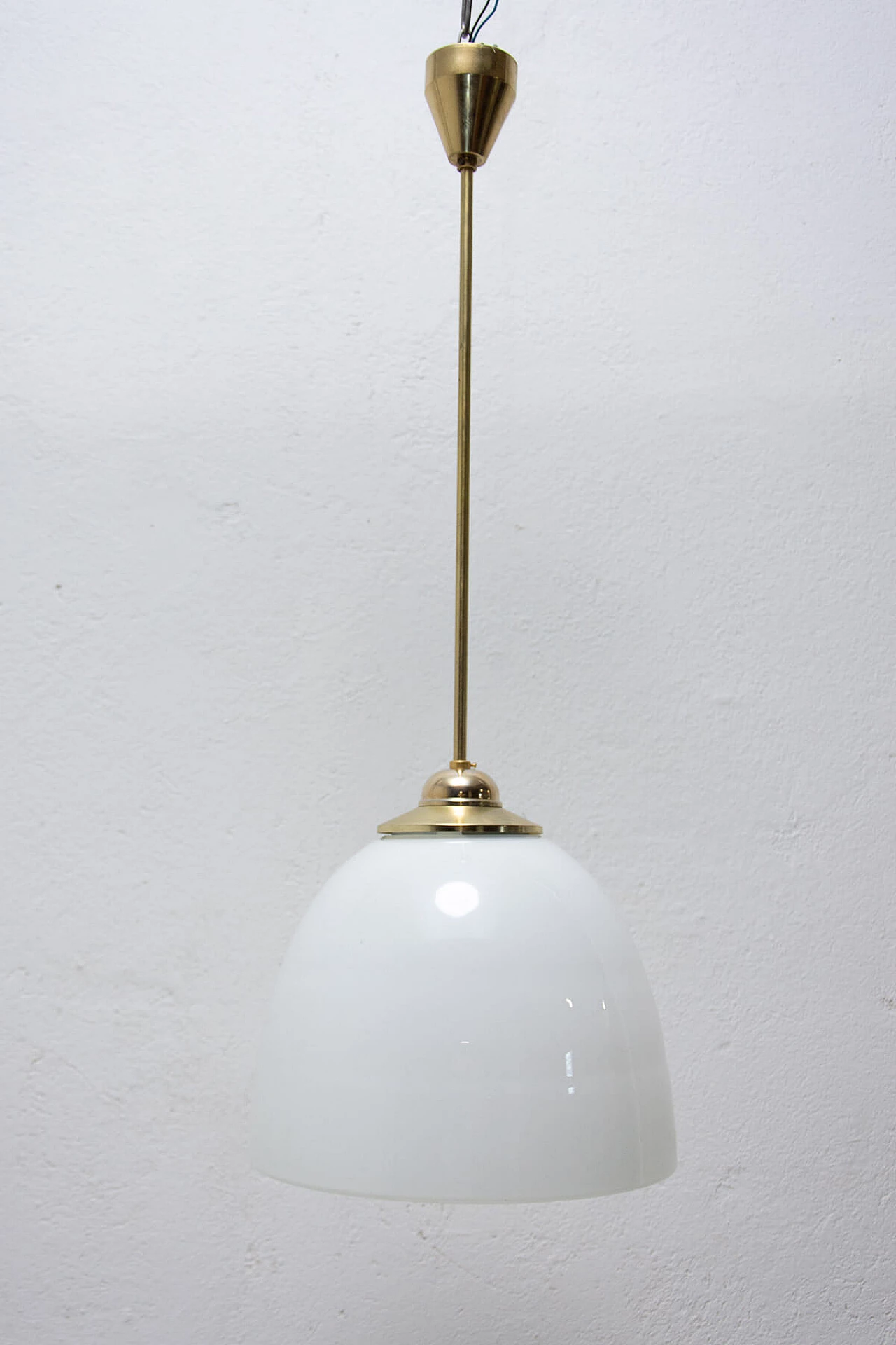 Lampadario in stile Bauhaus in vetro e ottone, anni '30 2