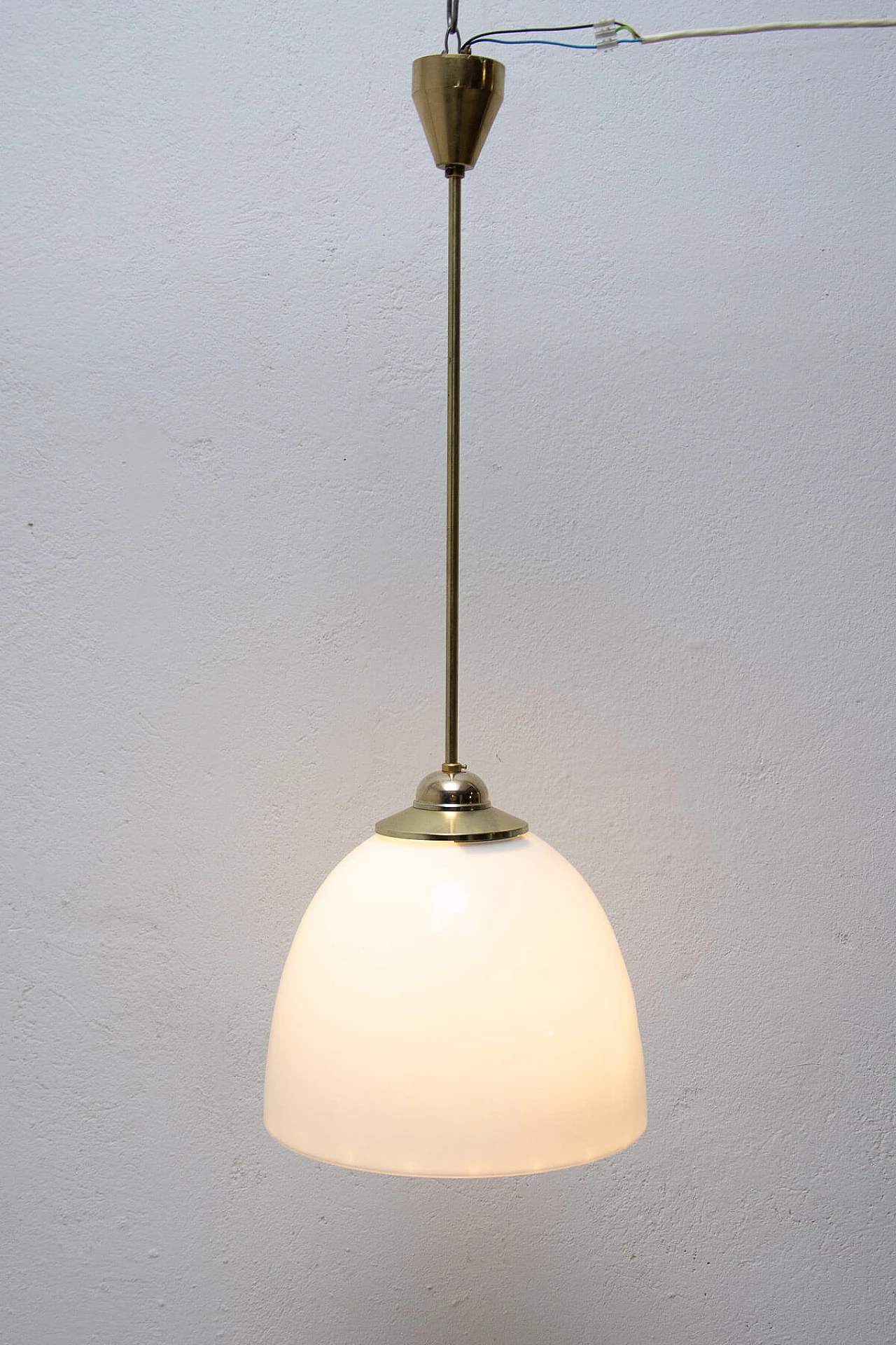 Lampadario in stile Bauhaus in vetro e ottone, anni '30 12