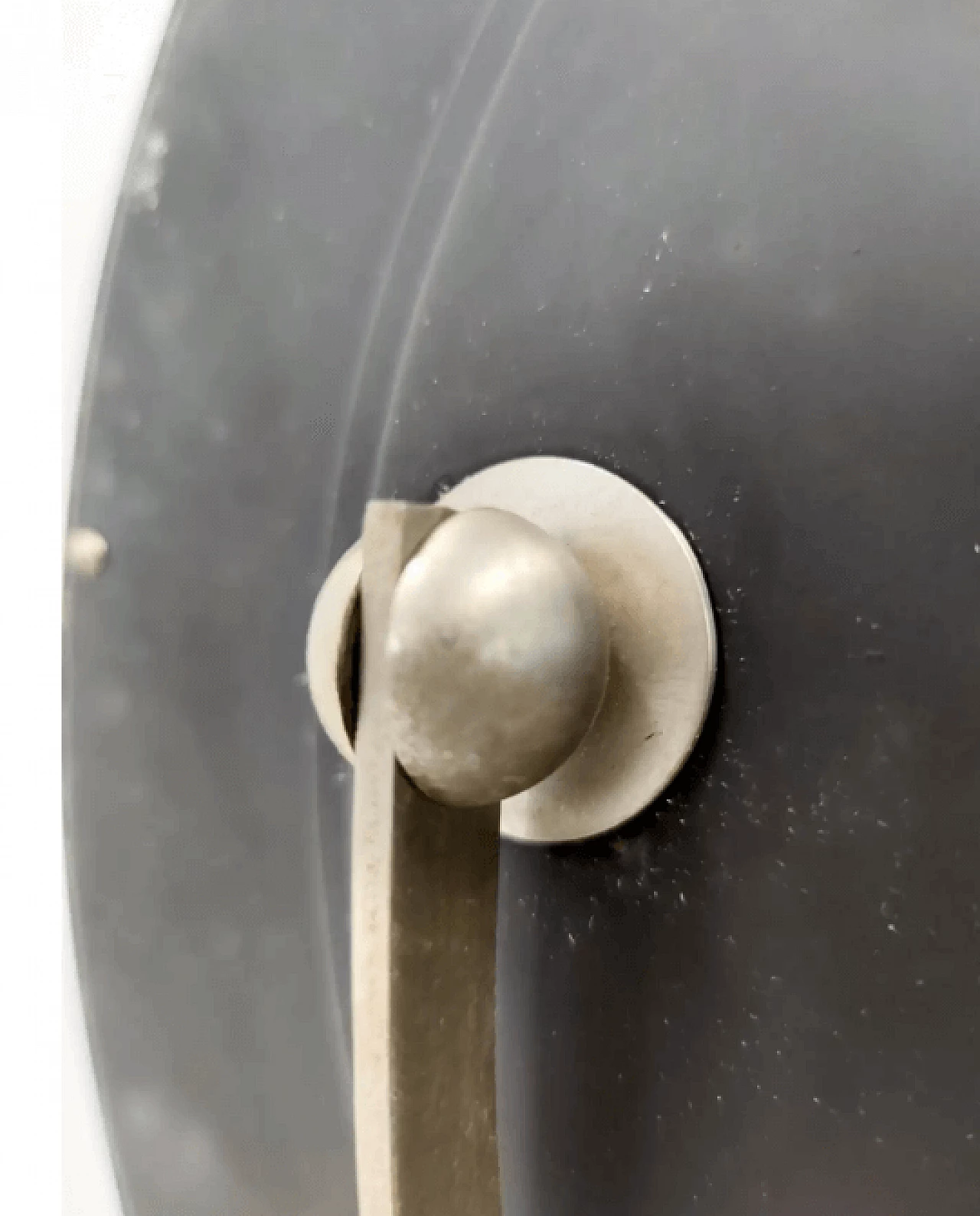 Specchio da toilette rotondo in ottone anodizzato, anni '70 4