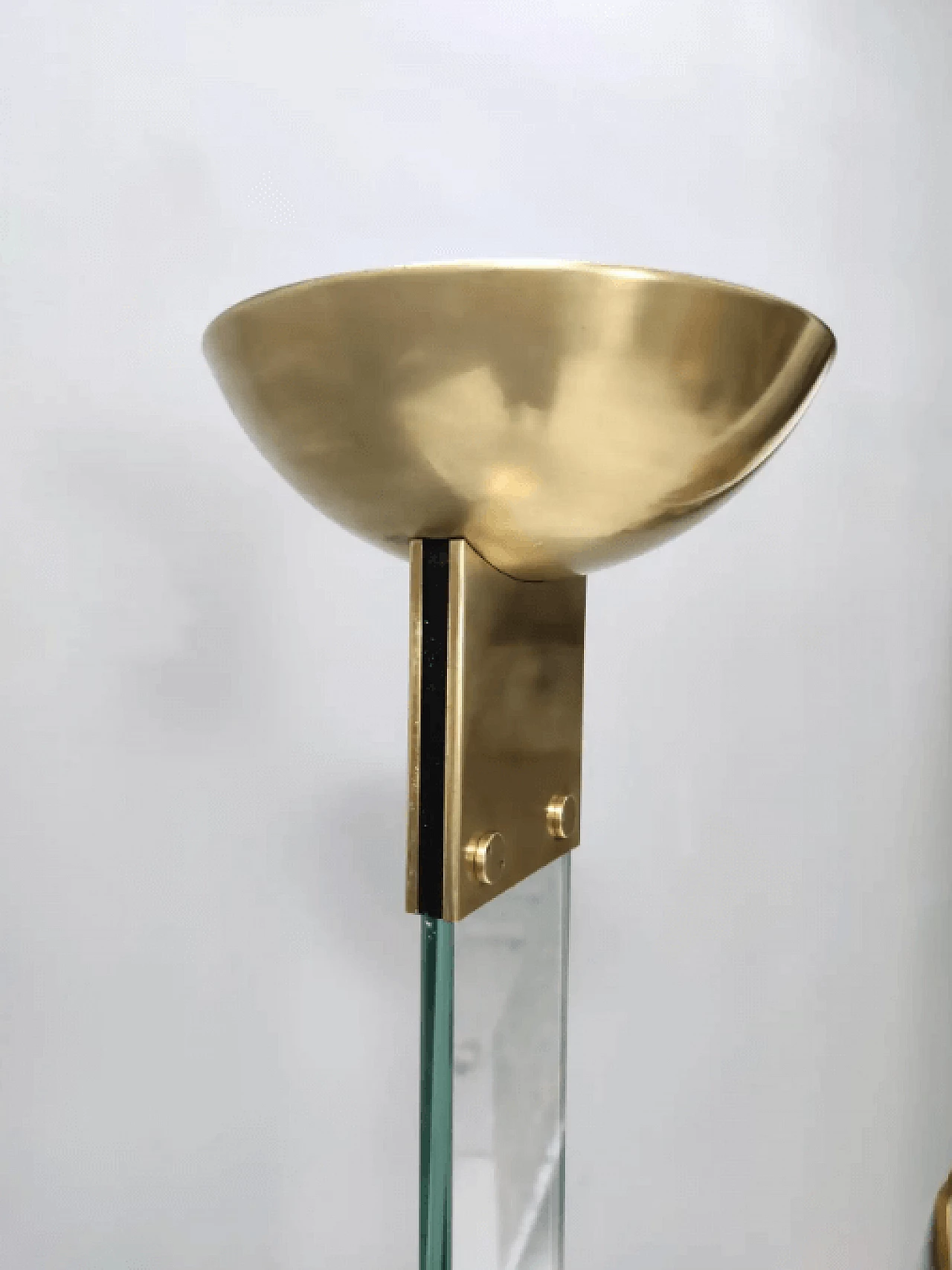 Floor lamp made of glass, brass and painted metal, 1980s 7