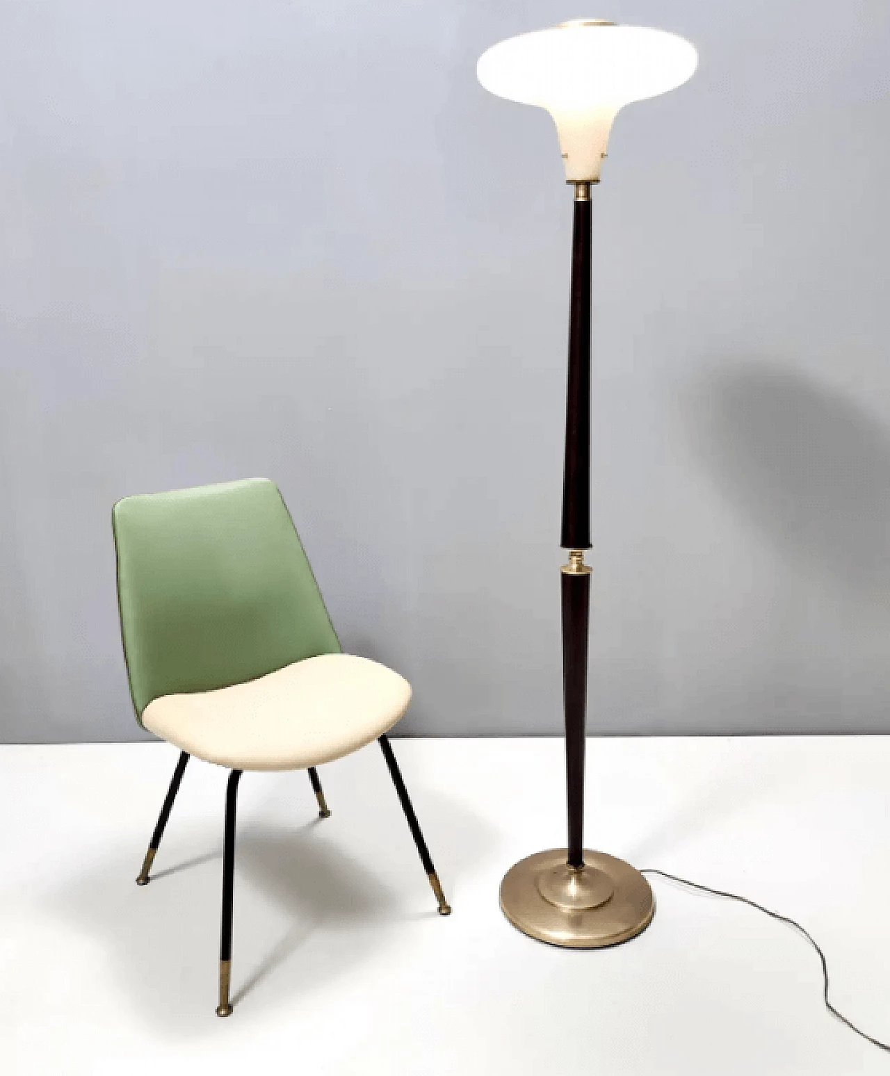 Floor lamp made of glass, wood and brass, 1950s 2