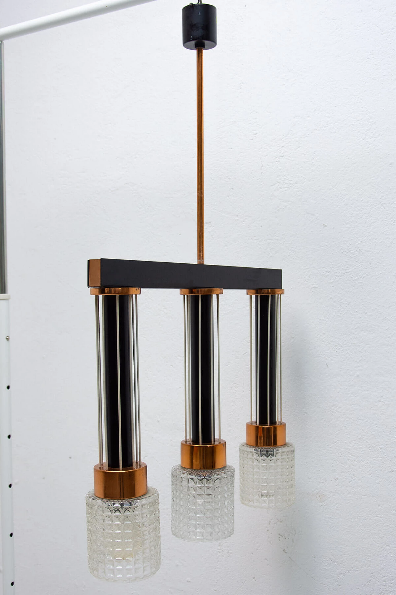 Brutalism-style lamp in glass and brass, 1970s 5