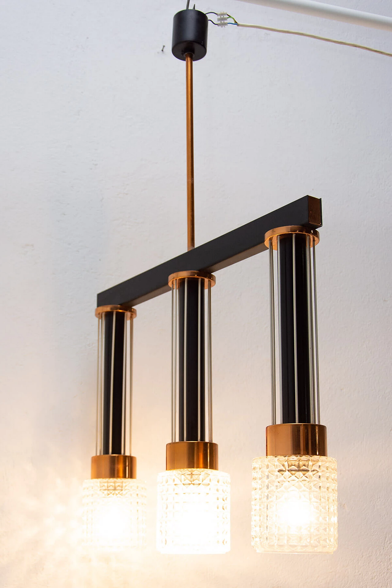 Brutalism-style lamp in glass and brass, 1970s 13