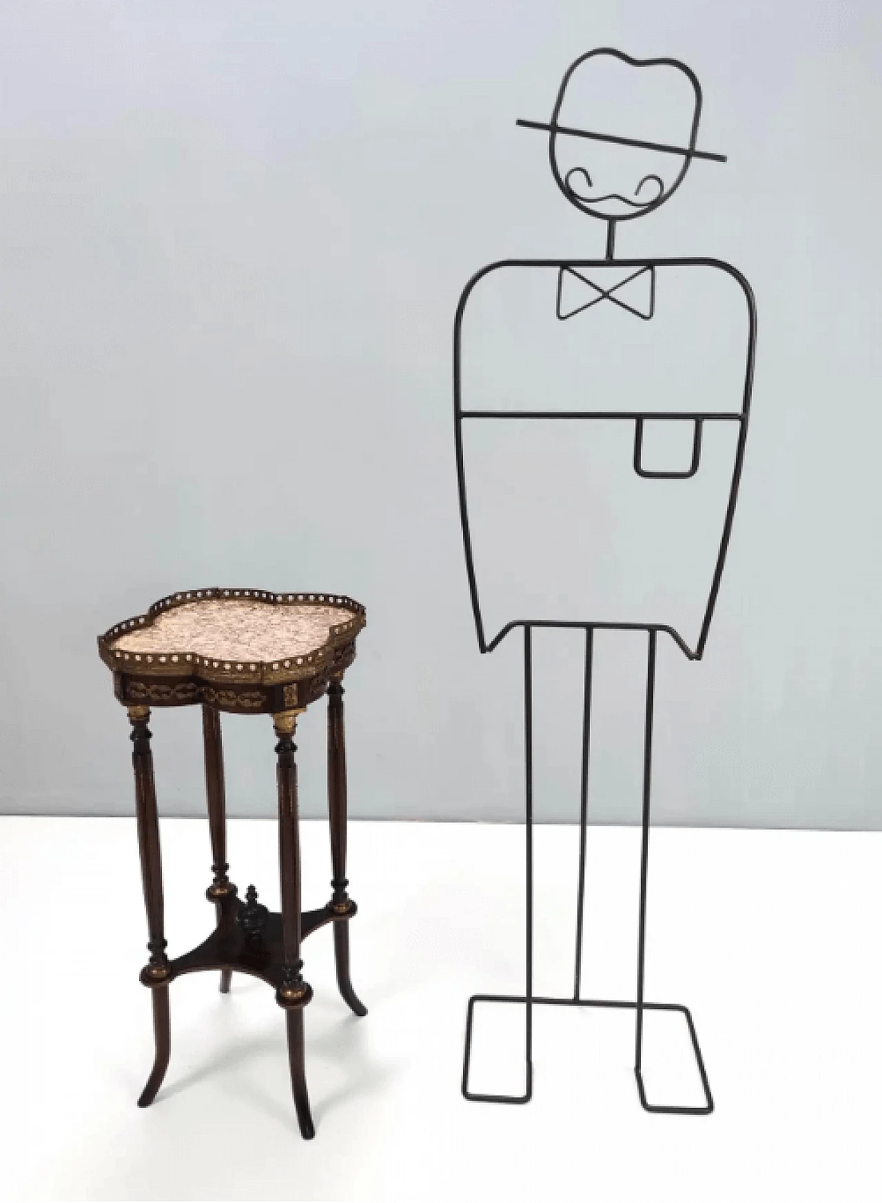 Gueridon in faggio ebanizzato con piano in marmo broccatello, anni '60 3