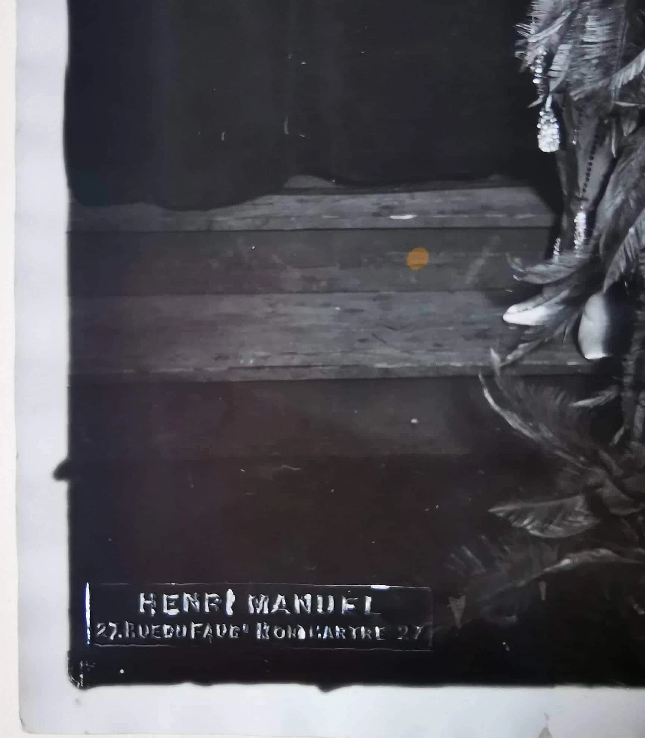 Foto ritratto di Simone Mirat con abito di scenadi Henri Manuel, anni '20 4