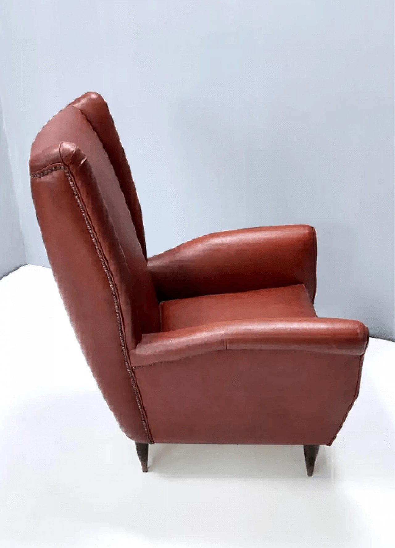 Poltrona in skai nello stile di Gio Ponti per ISA, anni '50 8