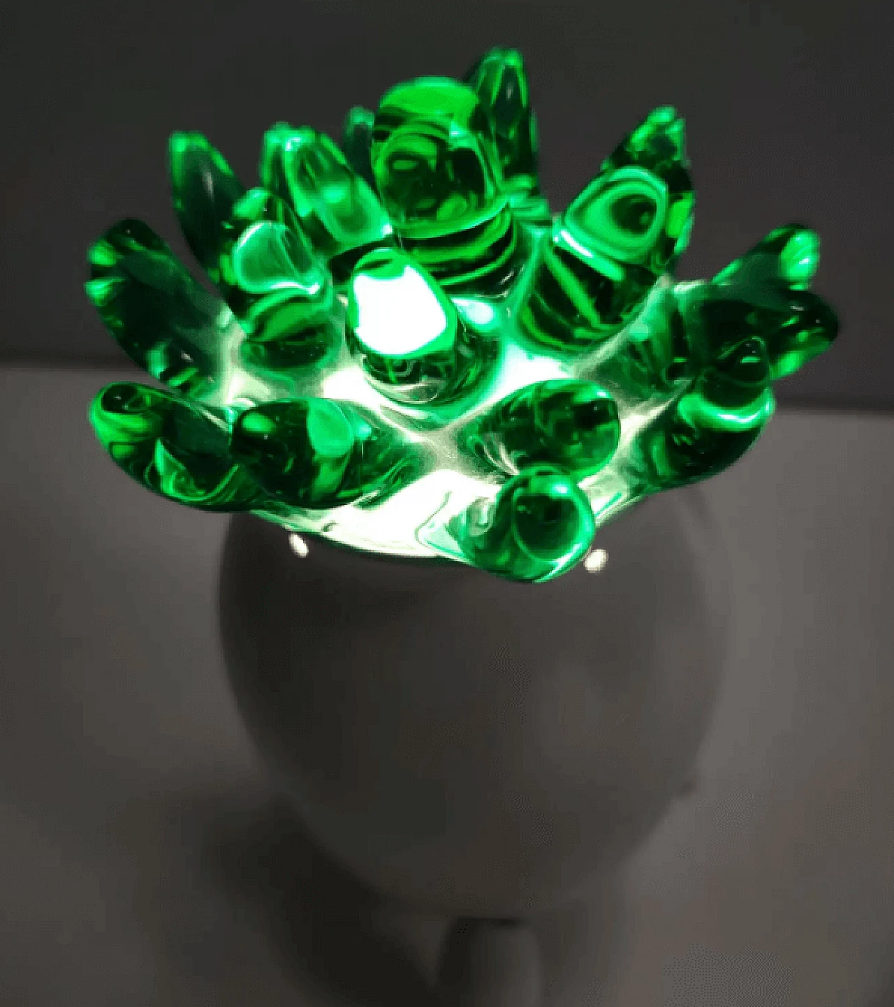 Lampada da tavolo in vetro di Murano verde e alluminio bianco, anni '80 12