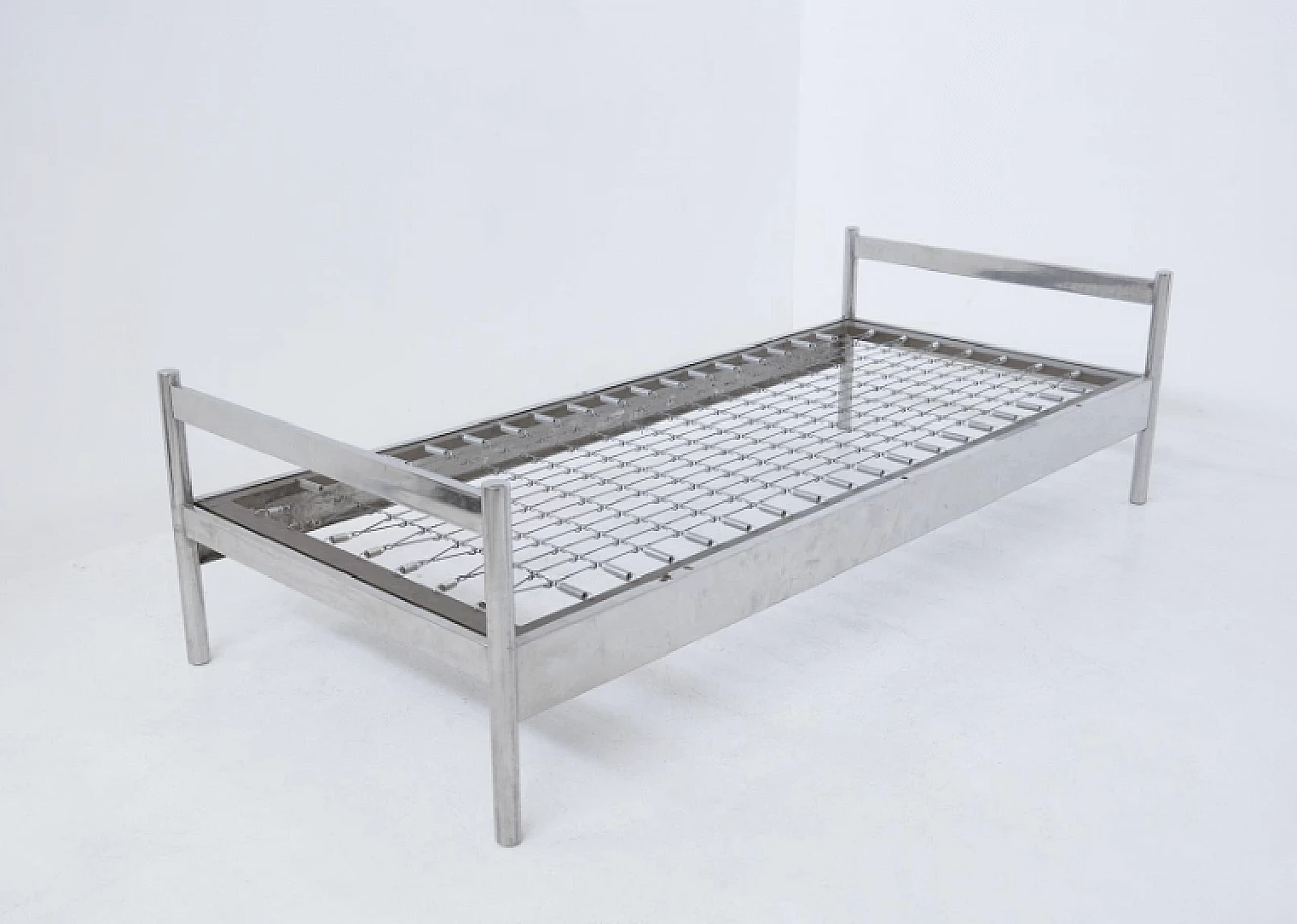 Single steel bed by Luigi Caccia Dominioni for Vips Residence, 1960s. 2