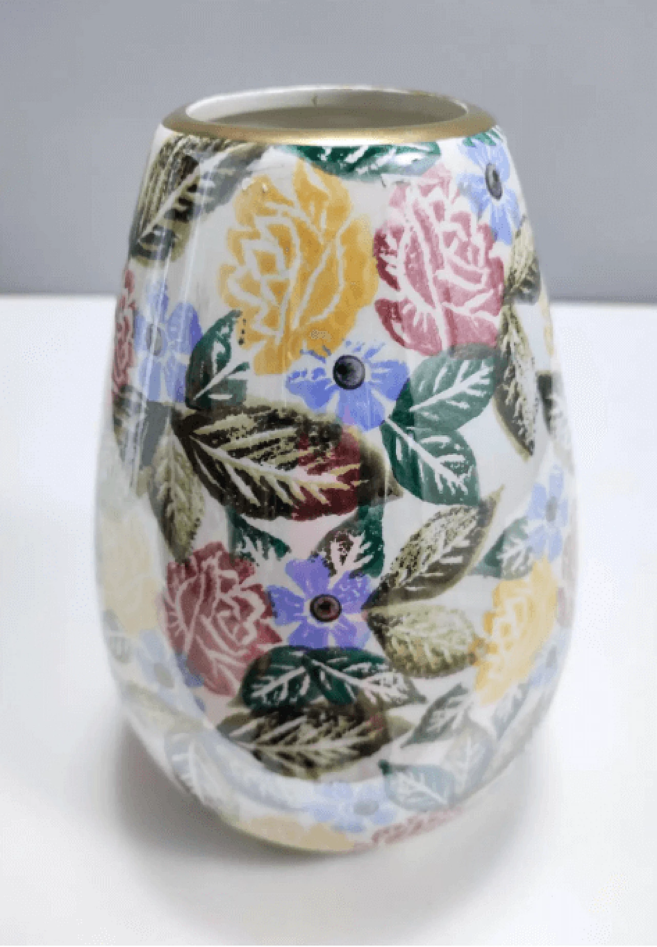 Vaso da fiori in porcellana di Bassano dipinta con motivi floreali, anni '60 4