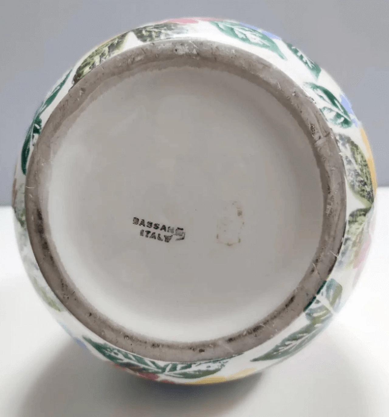 Vaso da fiori in porcellana di Bassano dipinta con motivi floreali, anni '60 9