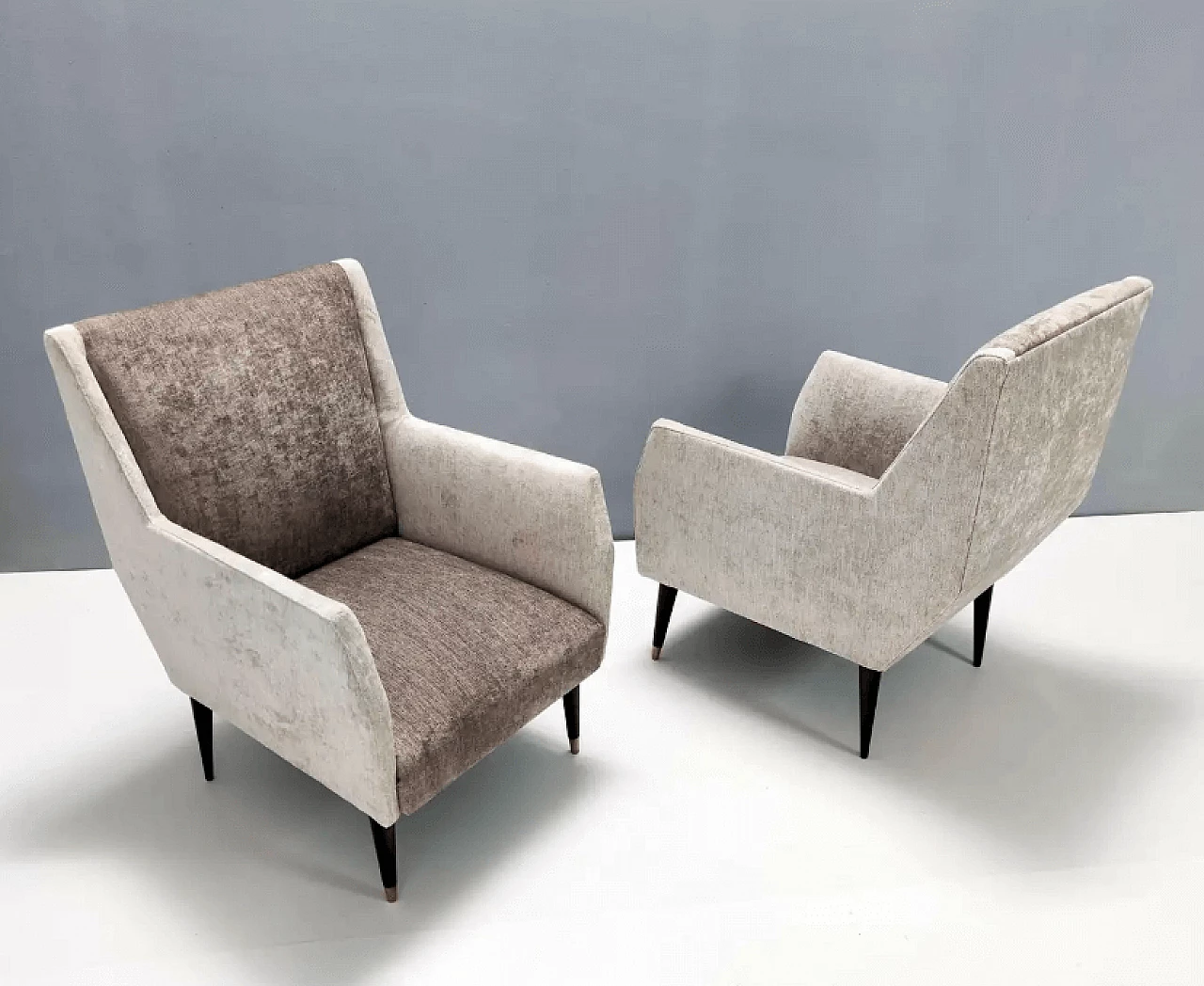 Pair of armchairs attributed to Carlo De Carli, 1950s 3